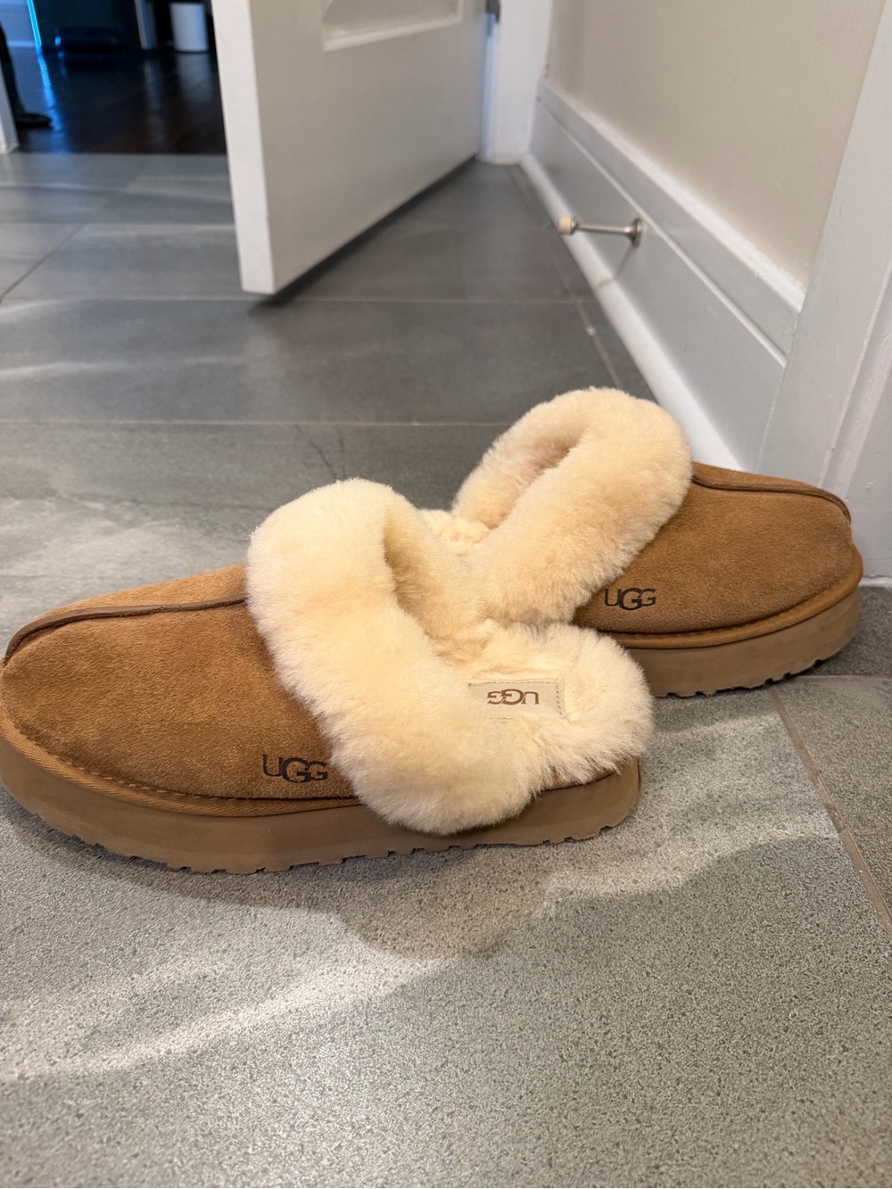 Ugg Disquette Slippers in Chestnut - Picture 1 of 7